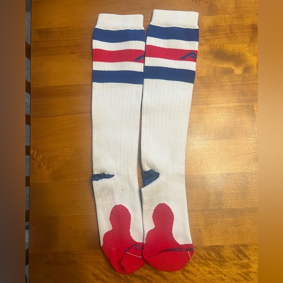 Pro Compression Socks - Picture 2 of 3